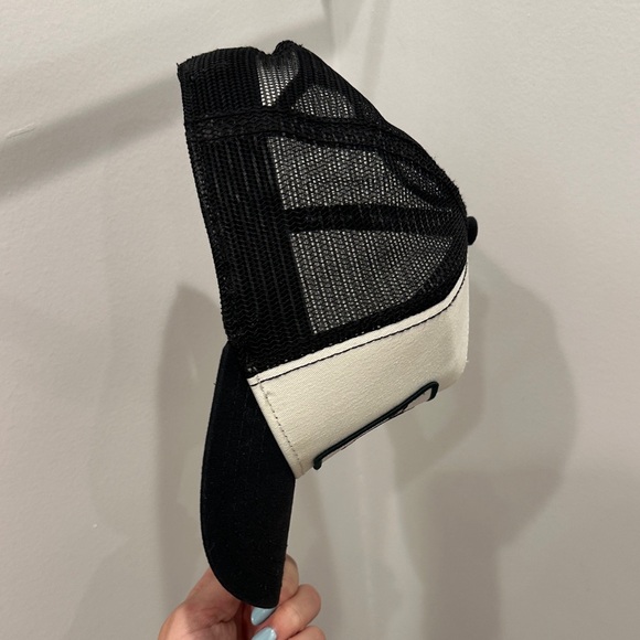 Goorin Bros Black and Cream 'Cash Cow' Trucker Hat - Picture 7 of 7